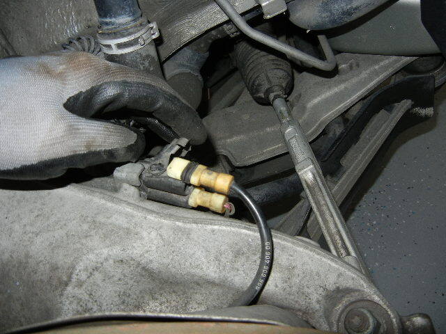 Porsche 996 Turbo disconnecting the ABS sensor Porsche 996 Turbo disconnecting the ABS sensor